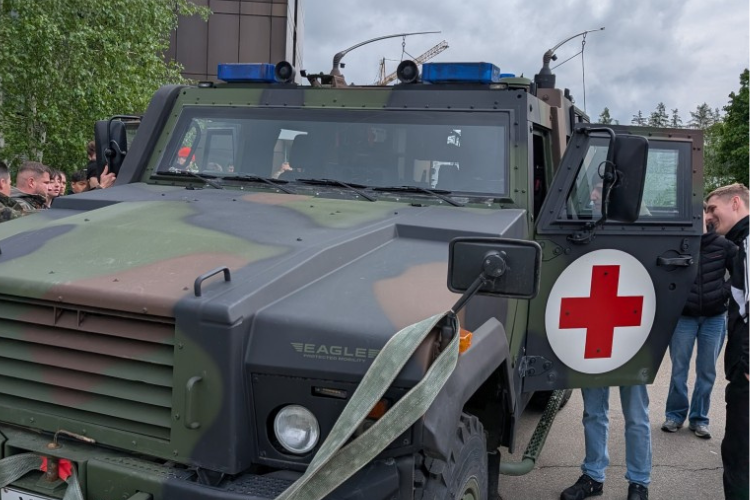 Ein Notfallwagen des Bundeswehrkrankenhauses Ulm.